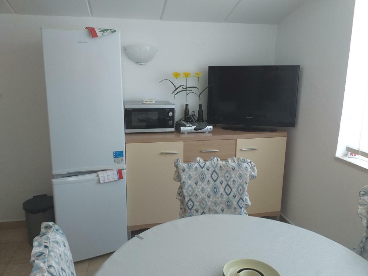 Levak Apartments - Apt. 1 Pjescana Uvala Eksteriør billede